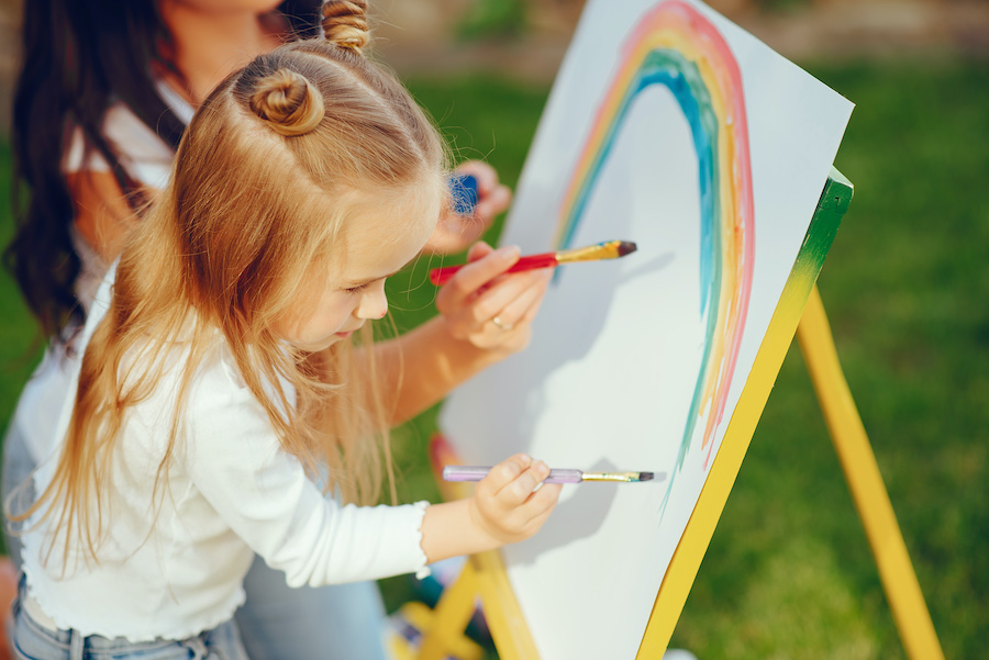 Lezioni di pittura per adulti e bambini a Torino: l’arte di crescere